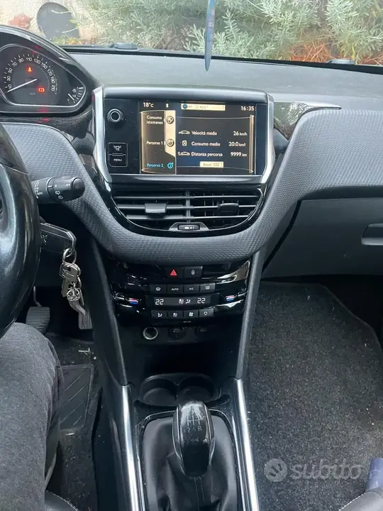 Peugeot 2008 2014 photo 2