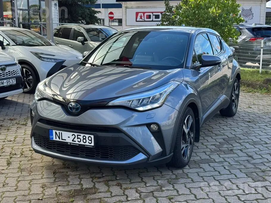 Toyota C-Hr 2023 photo 2
