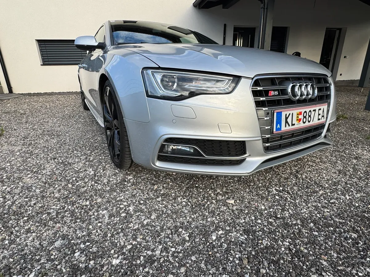 Audi A5 2010 photo 2