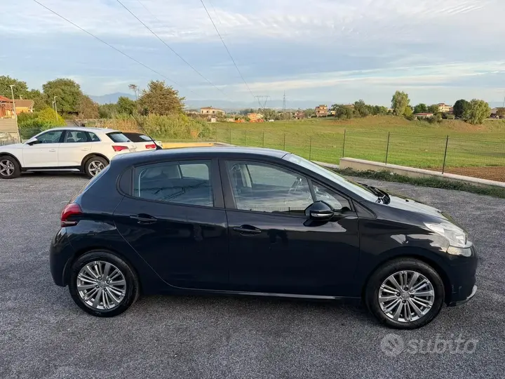 Peugeot 208 2018 photo 4