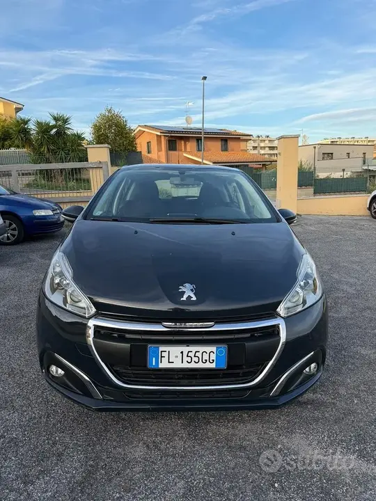 Peugeot 208 2018 photo 3