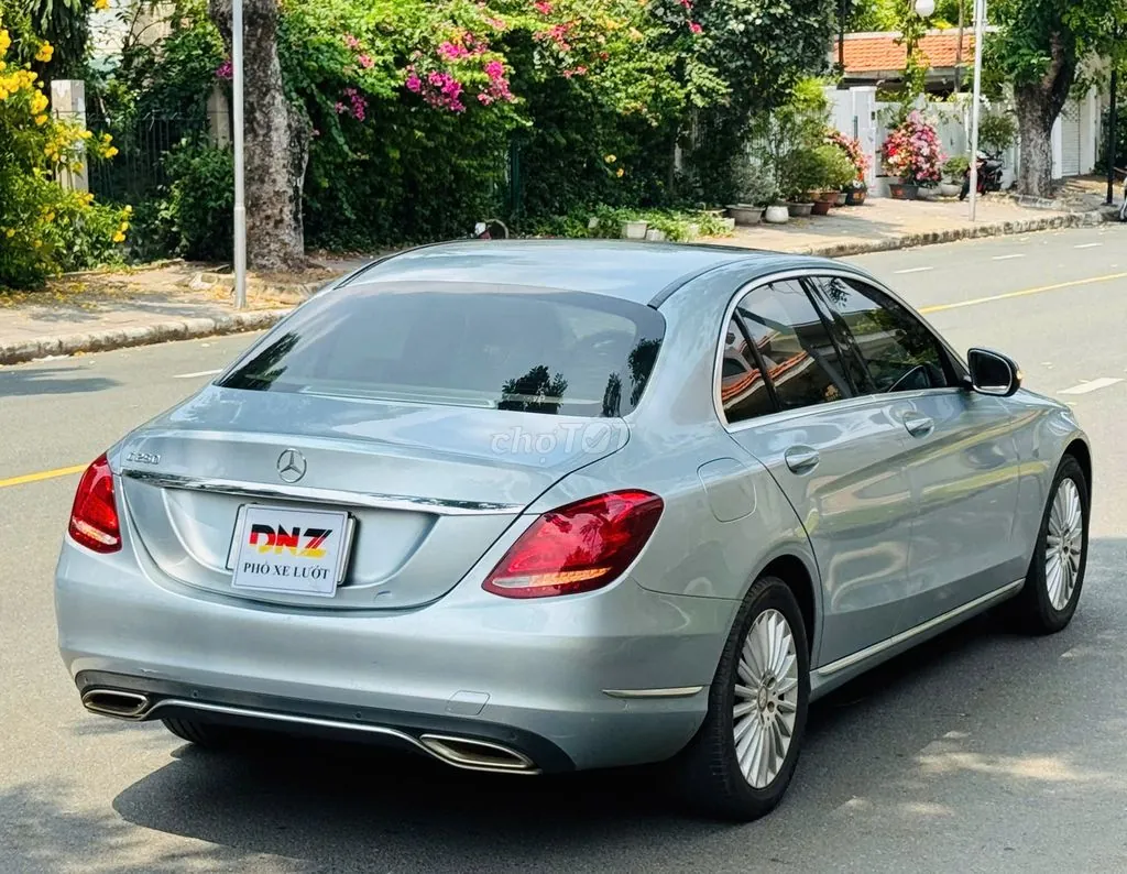 Mercedes-Benz C-Class 2015 photo 2