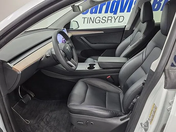 Tesla Model Y 2024 photo 2