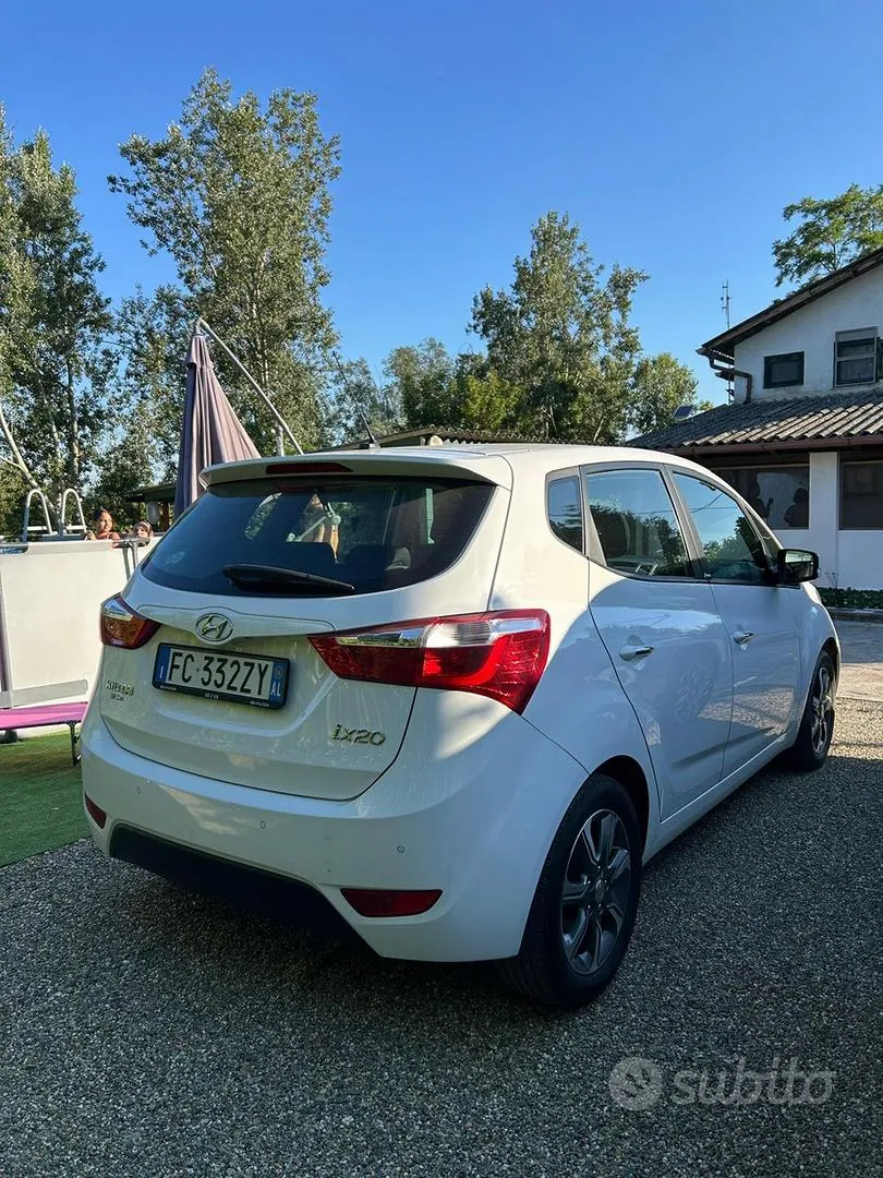 Hyundai Ix20 2016 photo 2