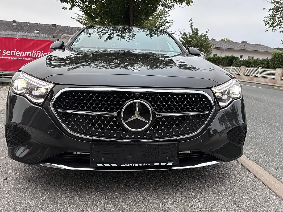 Mercedes-Benz E-Class 2024 photo 2