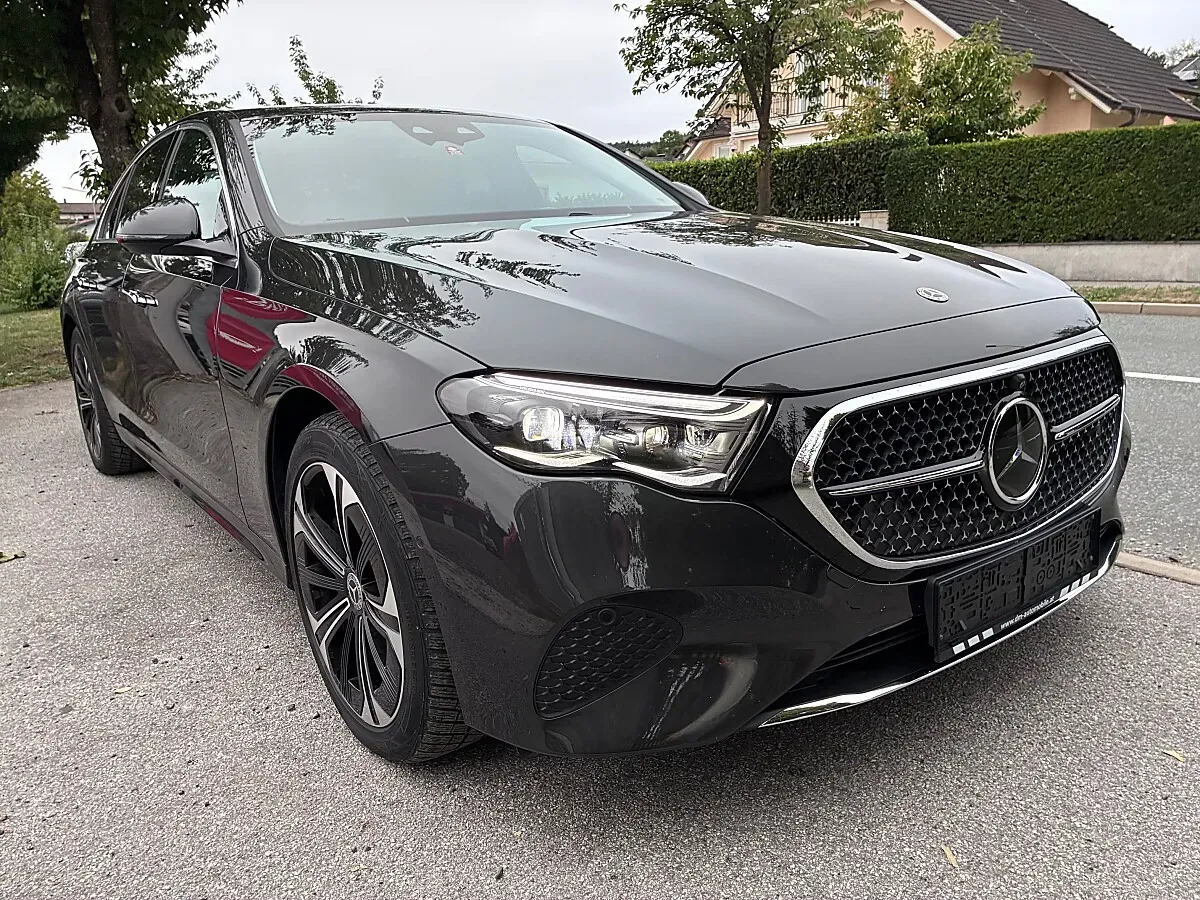 Mercedes-Benz E-Class 2024 photo 3