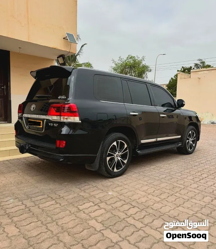 Toyota Land Cruiser 2021 photo 3