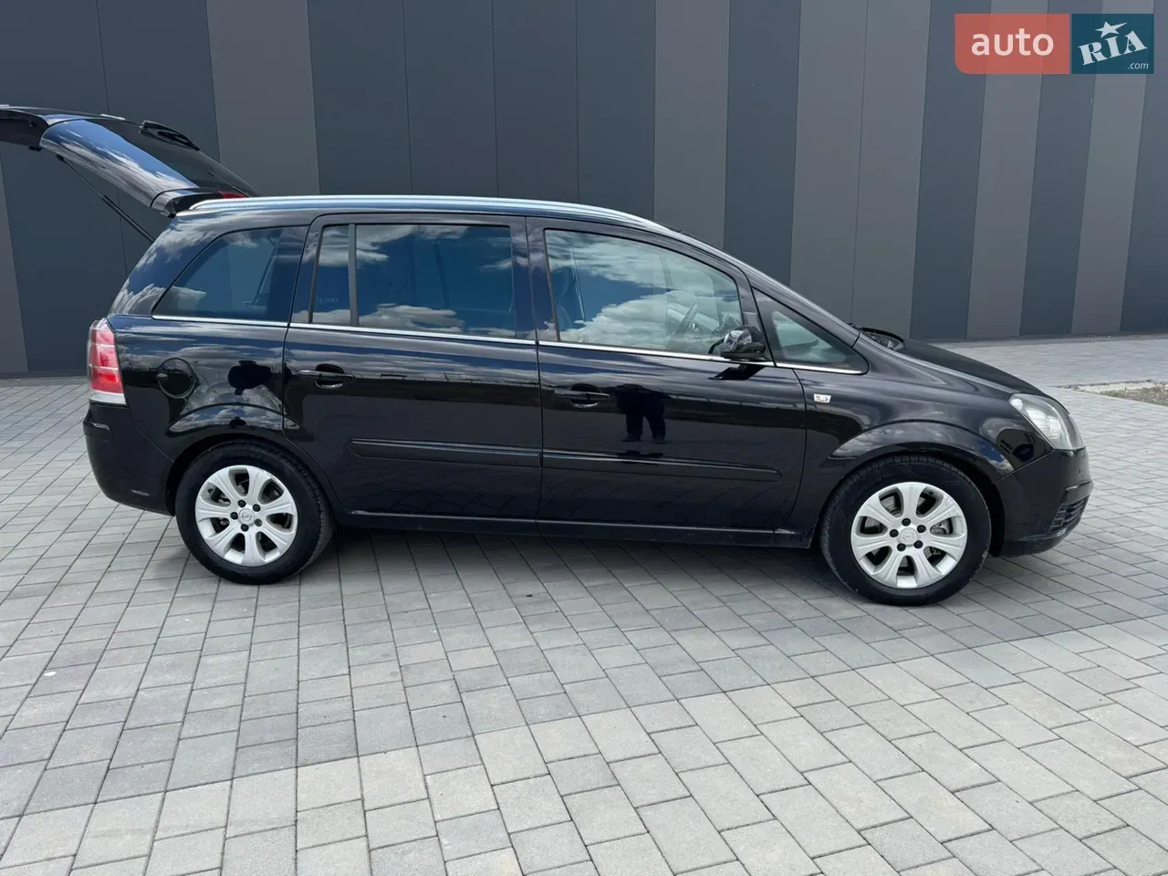 Opel Zafira 2007 photo 2