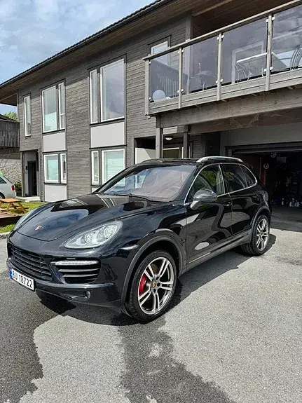 Porsche Cayenne 2011 photo 2