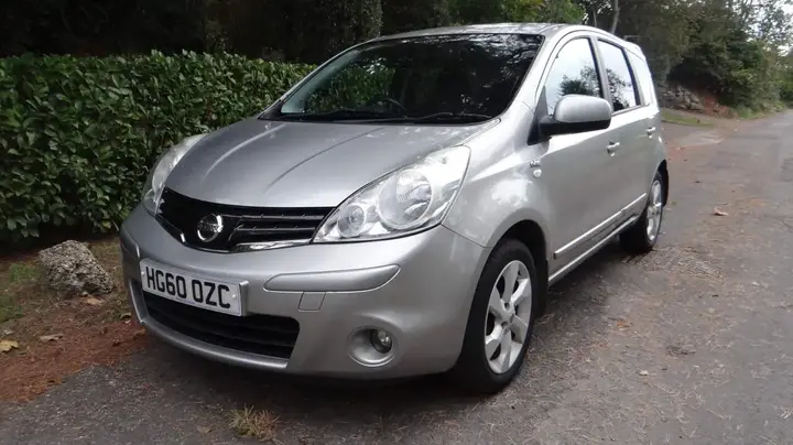 Nissan Note 2010 photo 5