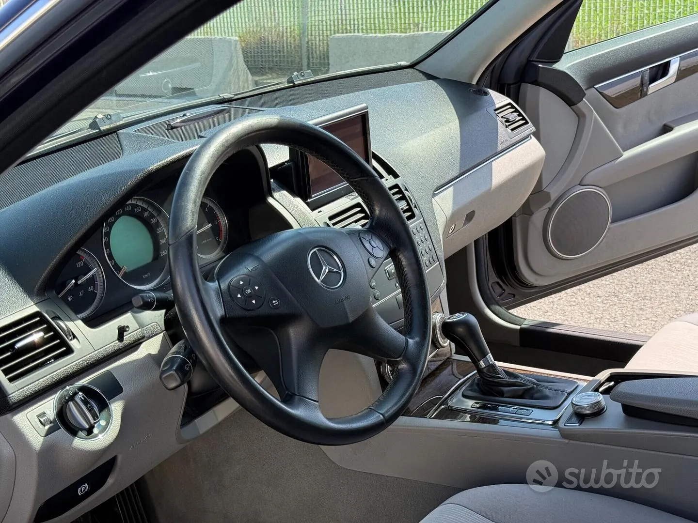 Mercedes-Benz C 2008 photo 2