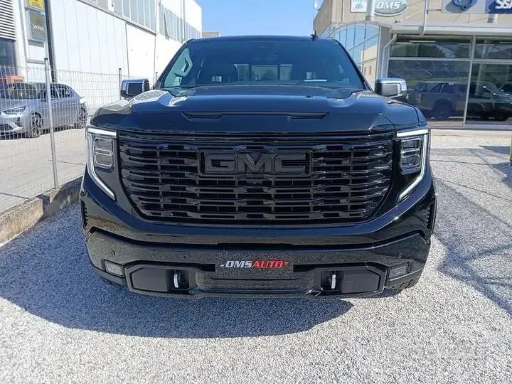 GMC Sierra photo 3