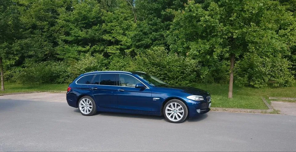 BMW 528I