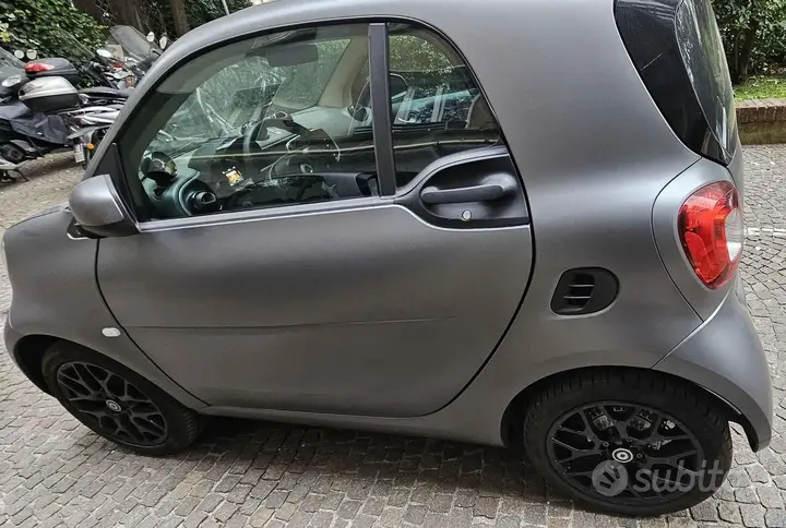 Smart Fortwo 2019 photo 4