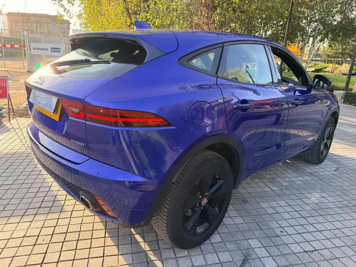 Jaguar E-Pace 2019 photo 5