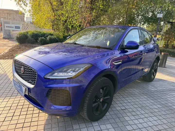 Jaguar E-Pace 2019 photo 4