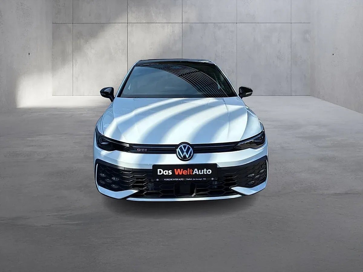 Volkswagen Golf 2026 photo 2
