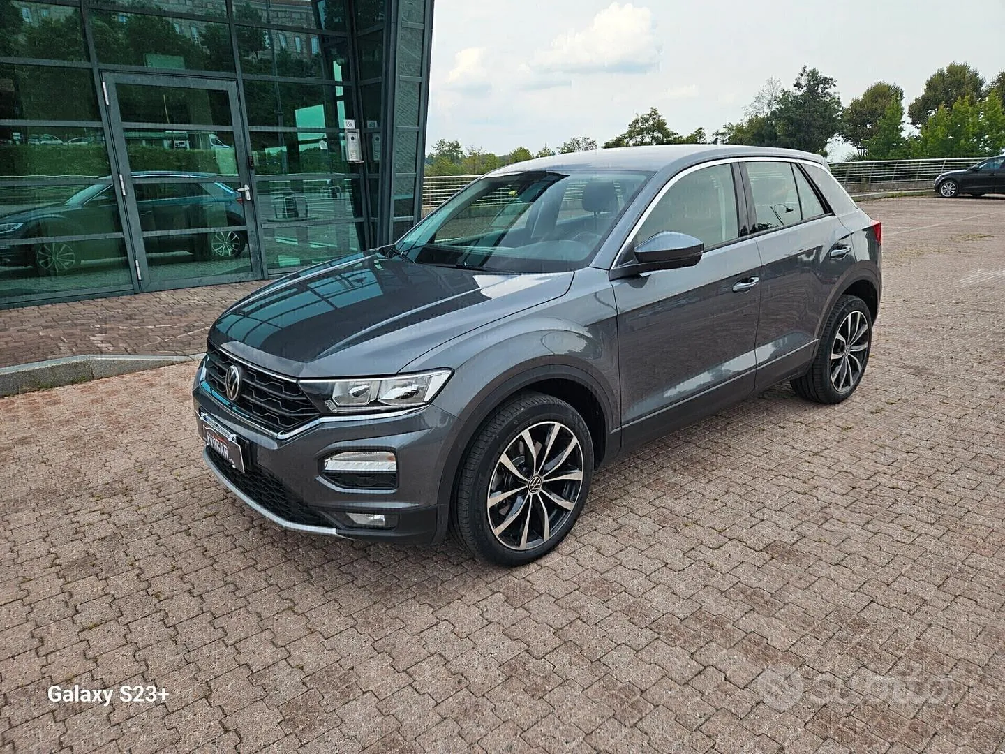 Volkswagen T-Roc 2022 photo 2