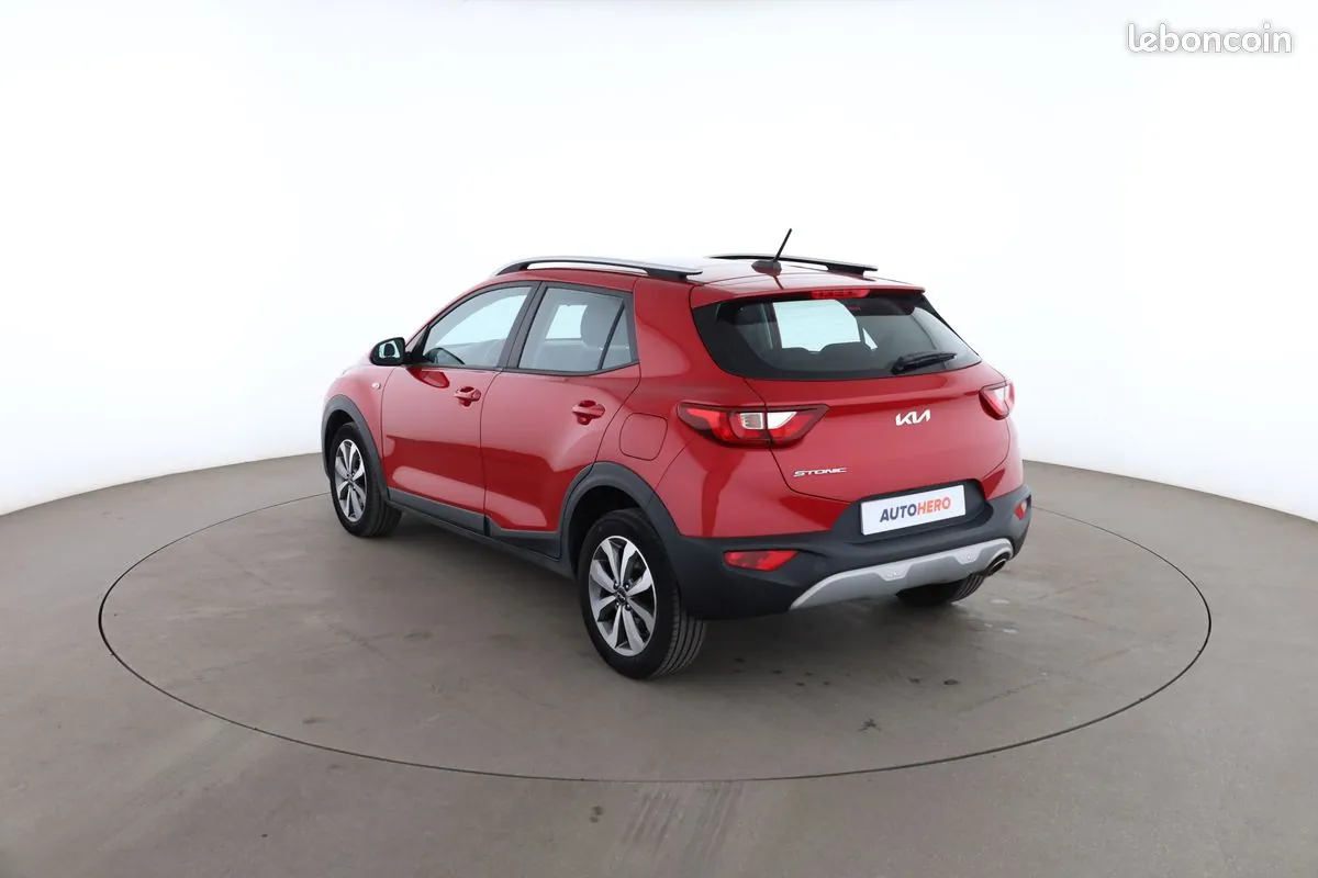 Kia Stonic 2023 photo 2