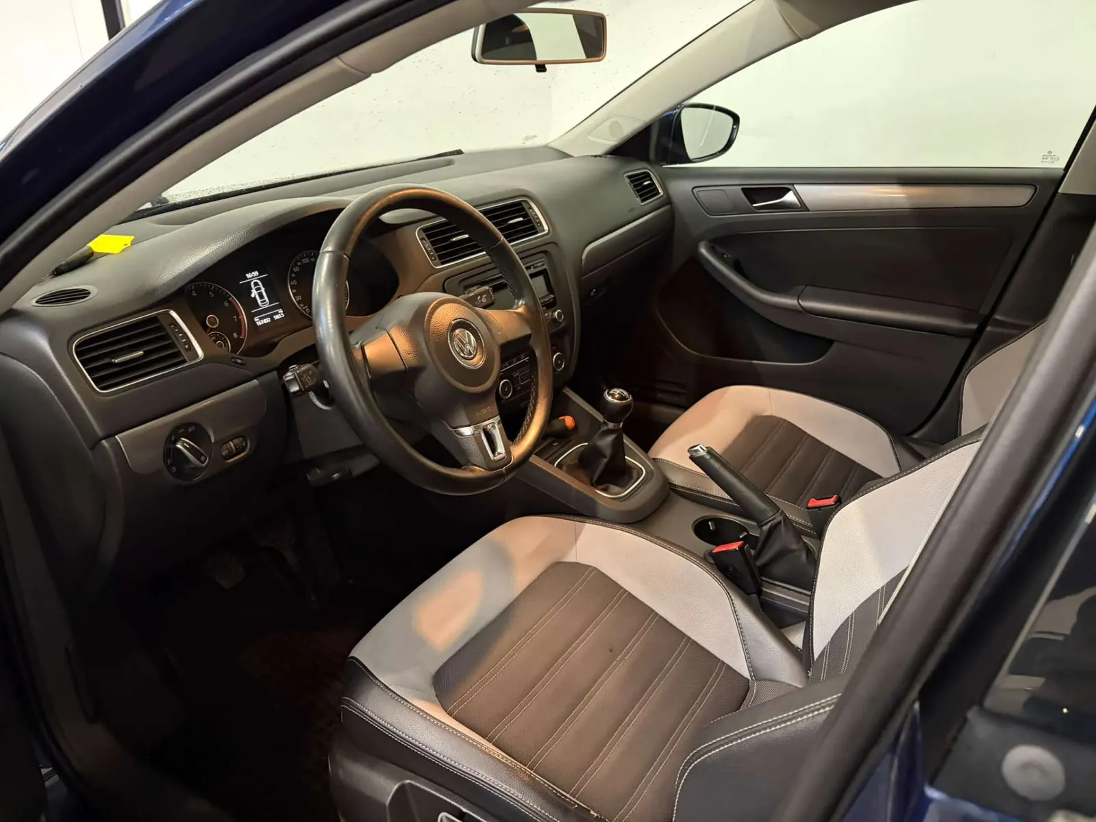Volkswagen Jetta 2011 photo 4