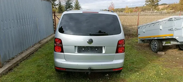 Volkswagen Touran 2008 photo 3