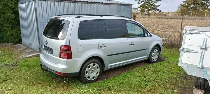 Volkswagen Touran 2008 photo 2