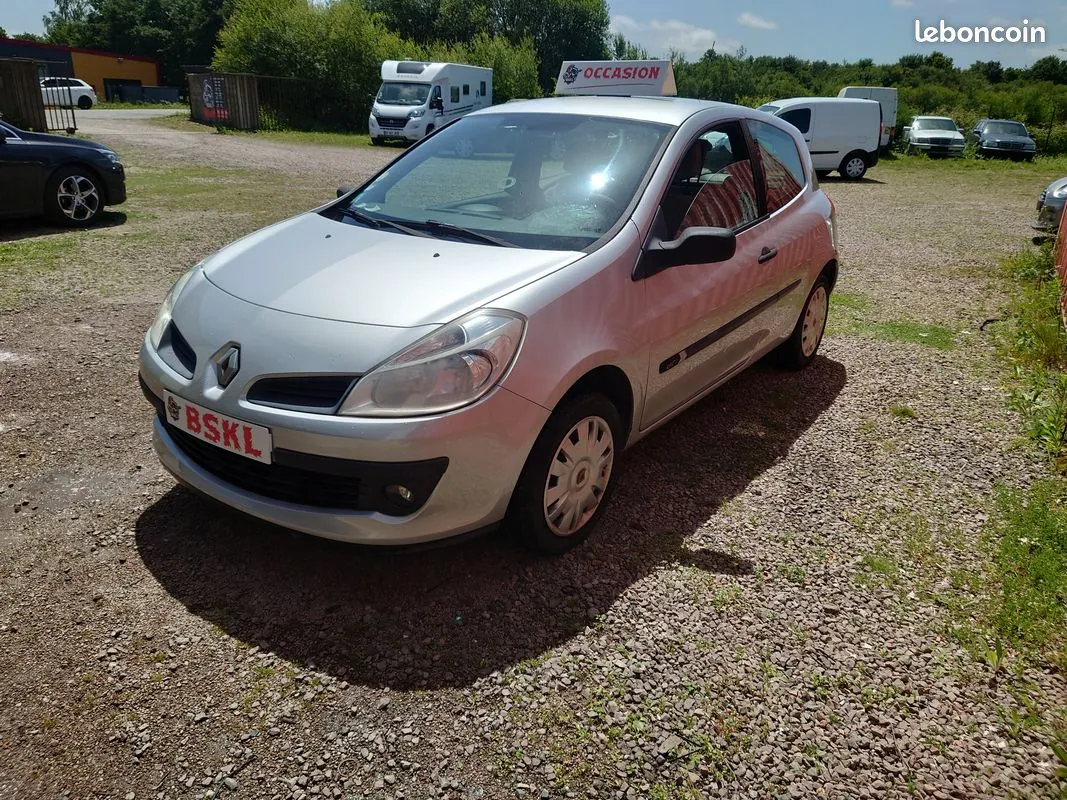 Renault Clio 2005 photo 5