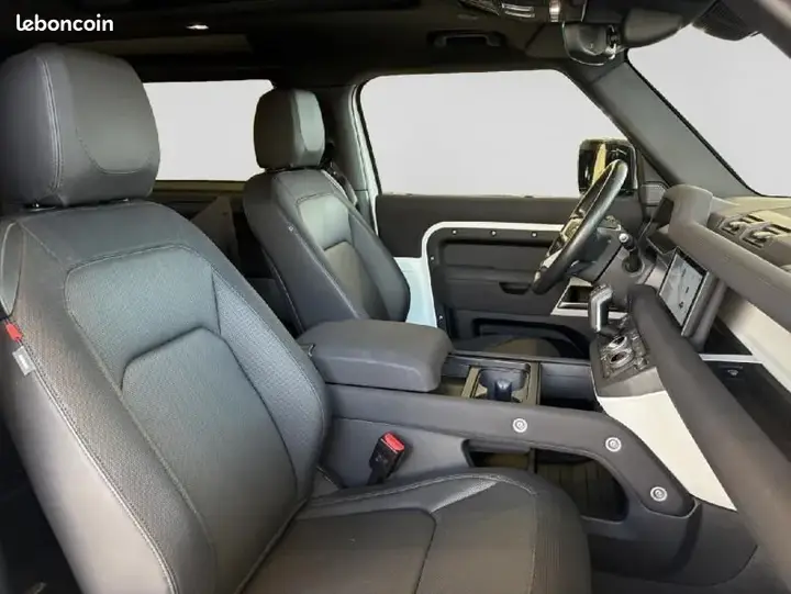 Land Rover Defender 2023 photo 5