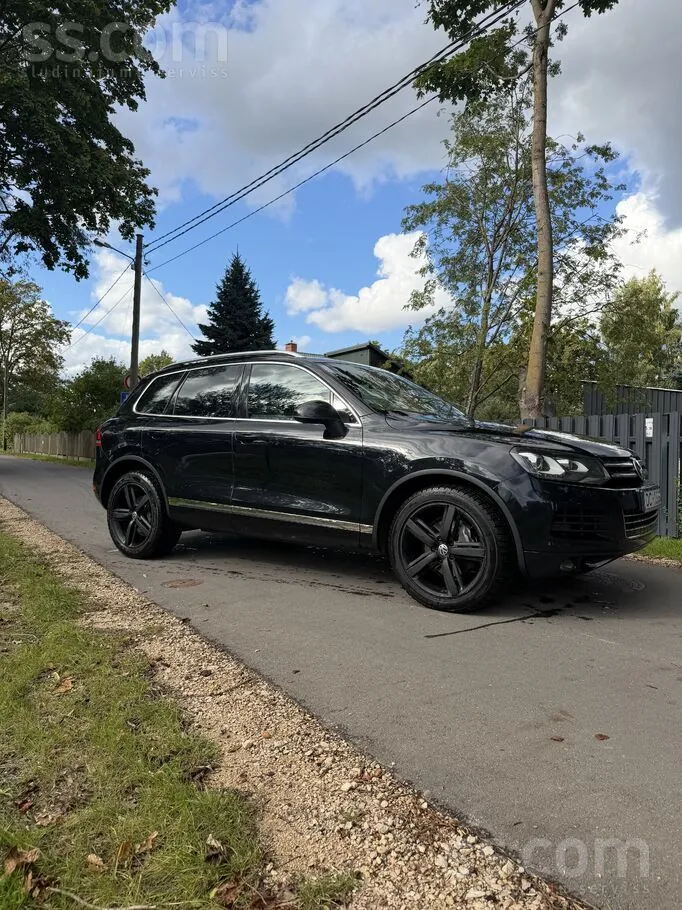 Volkswagen Touareg 2012 photo 2