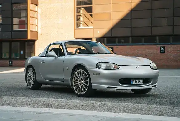 Mazda Mx-5 1999 photo 2