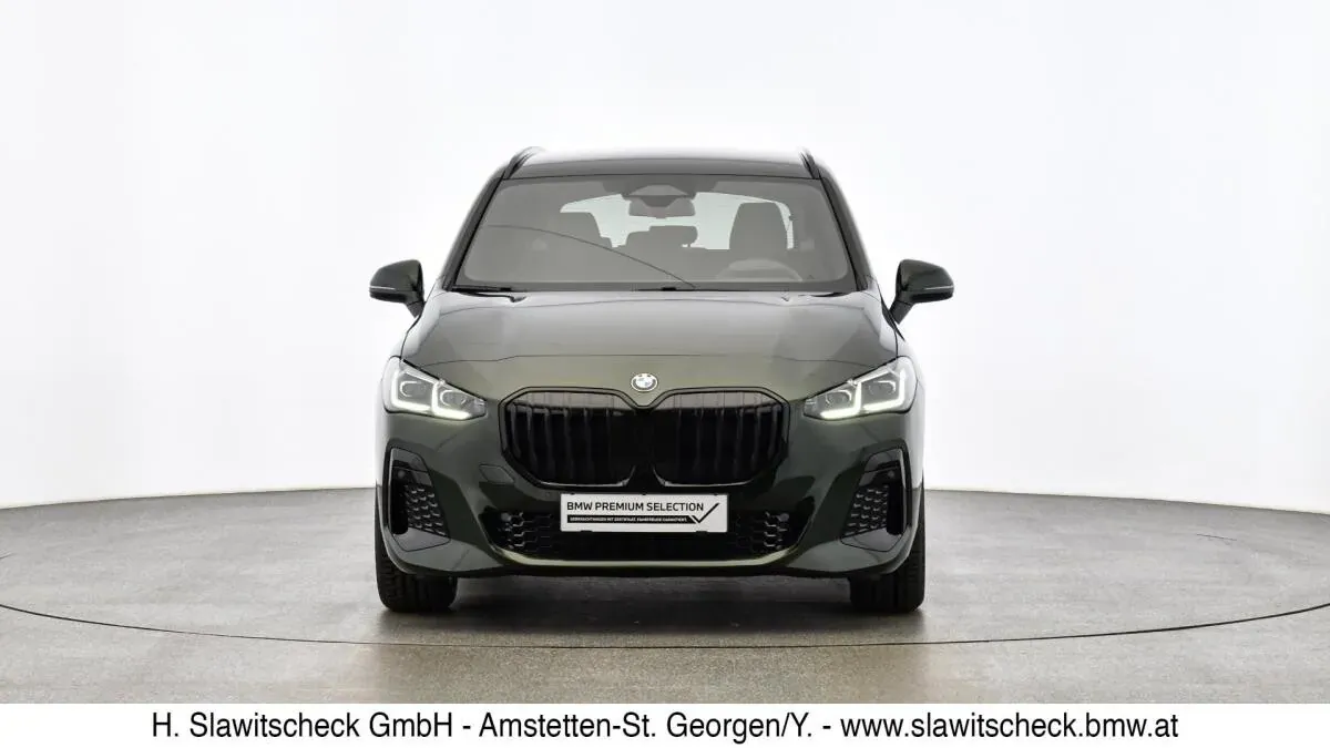 BMW 2 Series 2025 photo 2