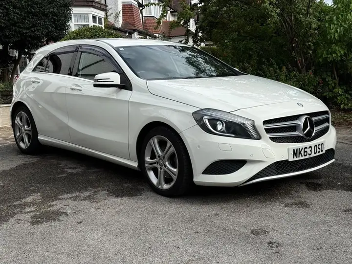 Mercedes-Benz A-Class 2013 photo 2