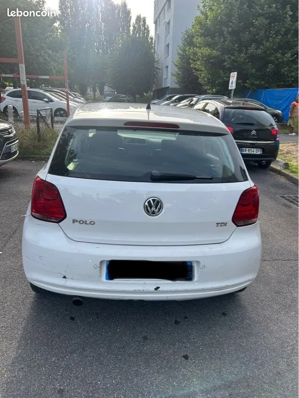Volkswagen Polo 2011 photo 2