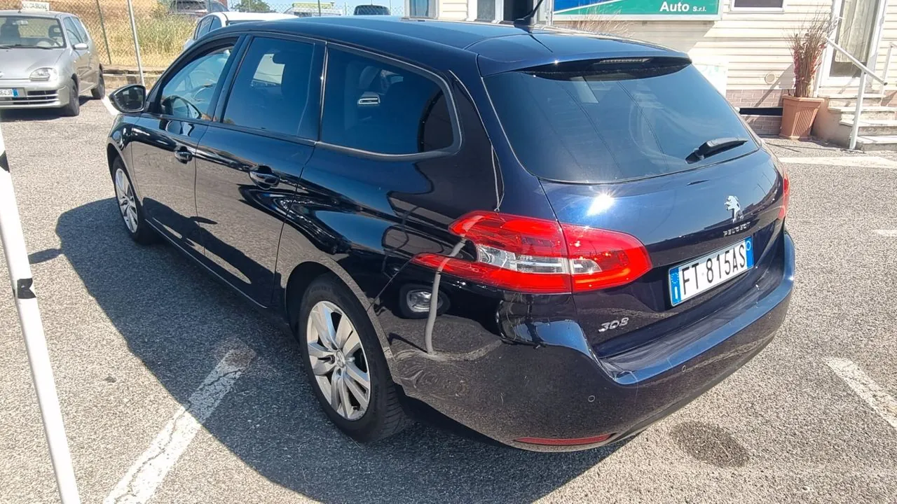Peugeot 308 2018 photo 3