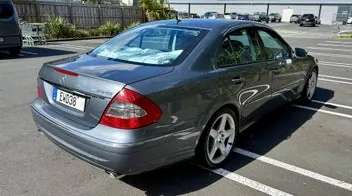 Mercedes-Benz E-Class 2009 photo 5