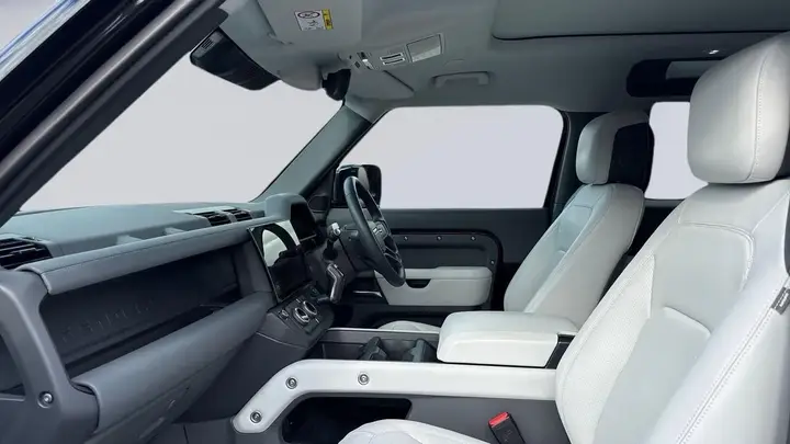 Land Rover Defender 90 2026 photo 3