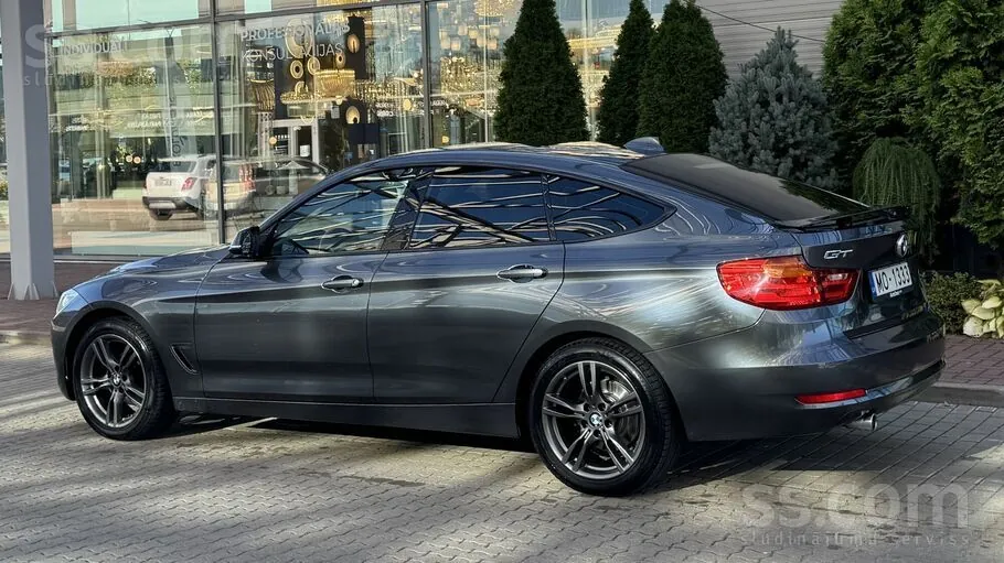 BMW 318D Gran Turismo 2015 photo 2