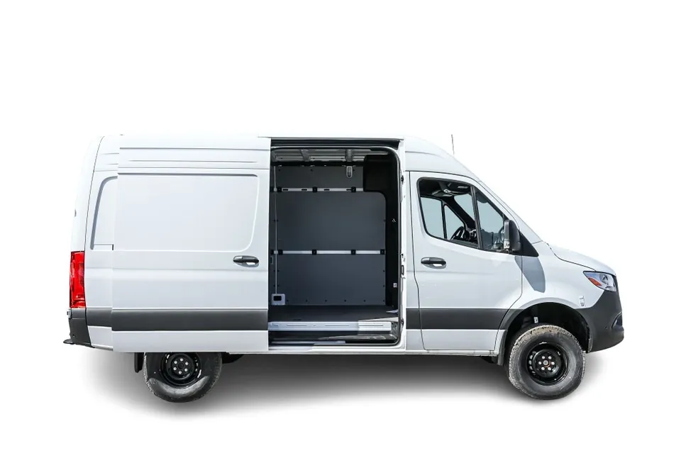 Mercedes-Benz Sprinter 2026 photo 4