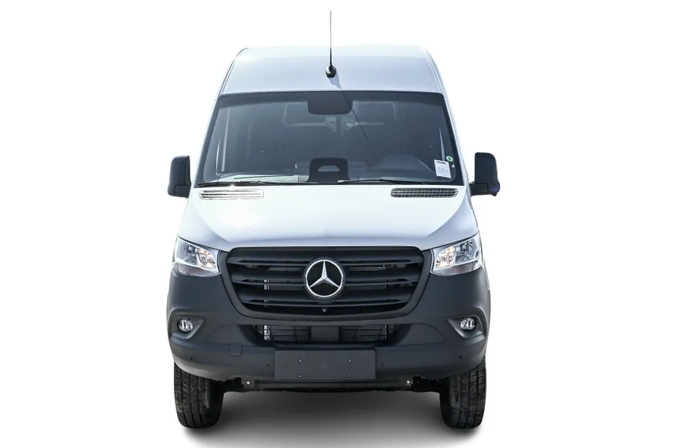 Mercedes-Benz Sprinter 2026 photo 2
