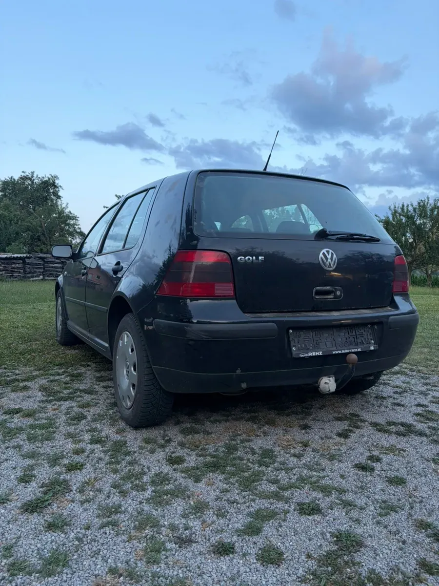 Volkswagen Golf 2002 photo 2