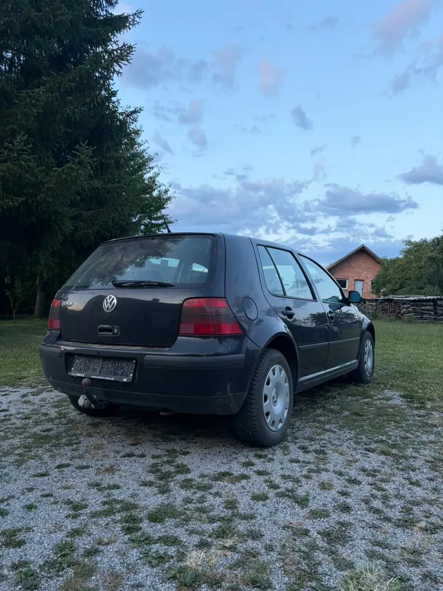 Volkswagen Golf 2002 photo 3