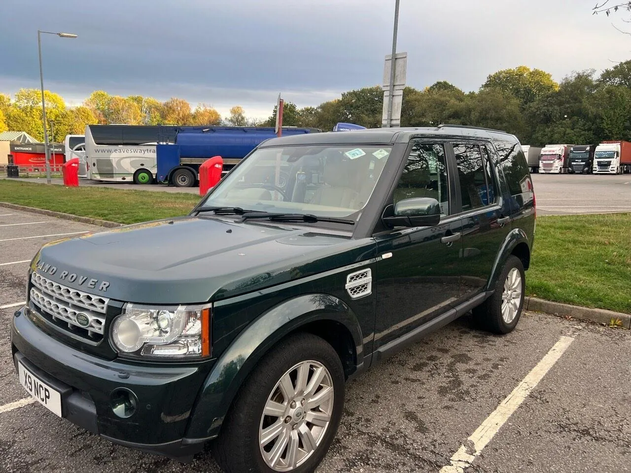 Land Rover Discovery 4 2012 photo 2