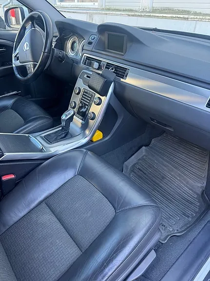 Volvo V70 2013 photo 2