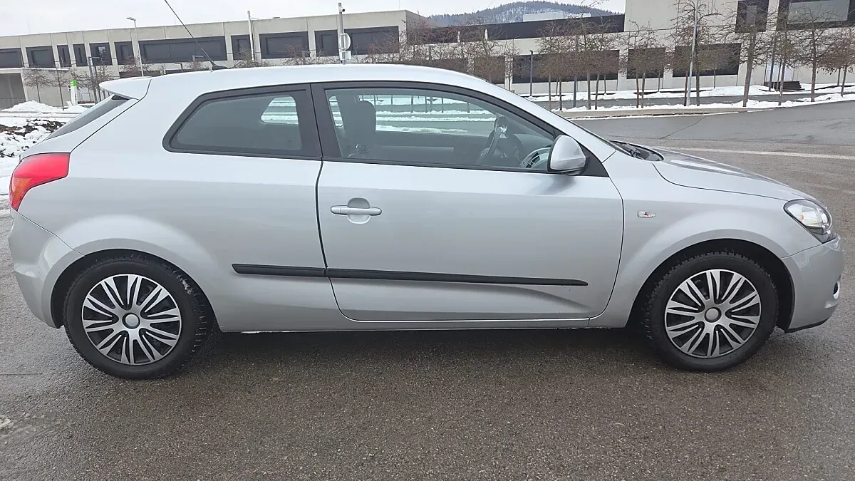 Kia Proceed
