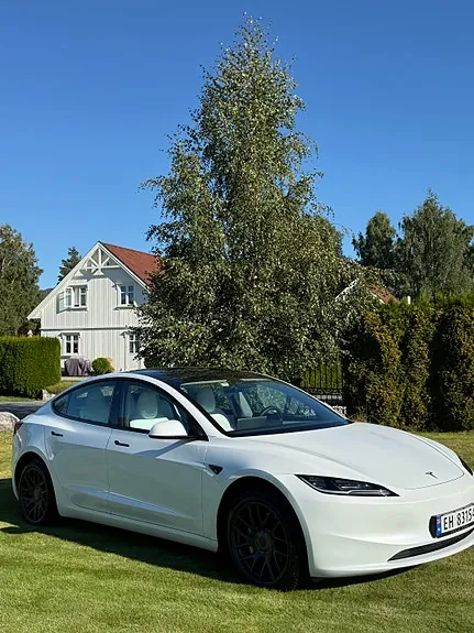 Tesla Model 3 2024 photo 5