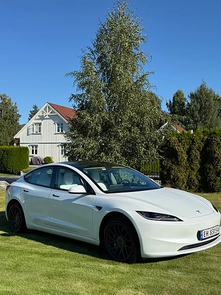 Tesla Model 3 2024 photo 3