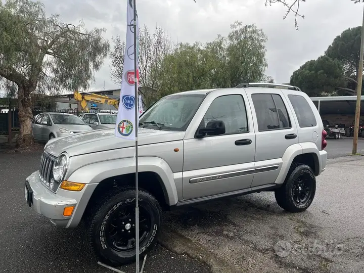 Jeep Cherokee 2005 photo 3