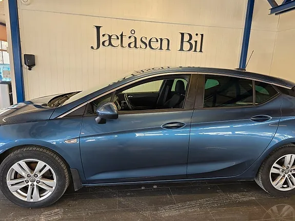 Opel Astra 2017 photo 2