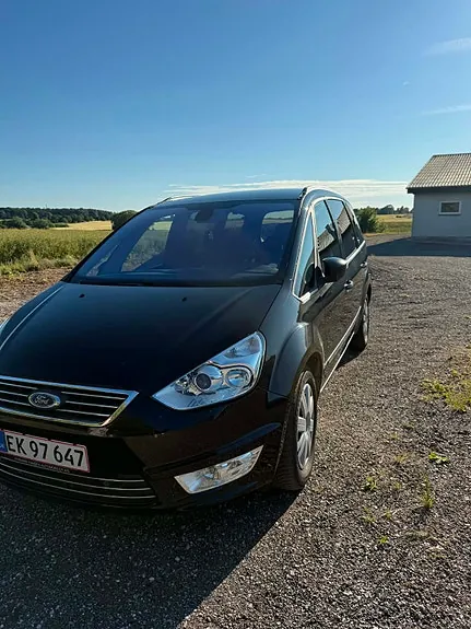 Ford Galaxy 2010 photo 3