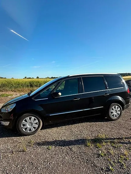 Ford Galaxy 2010 photo 2